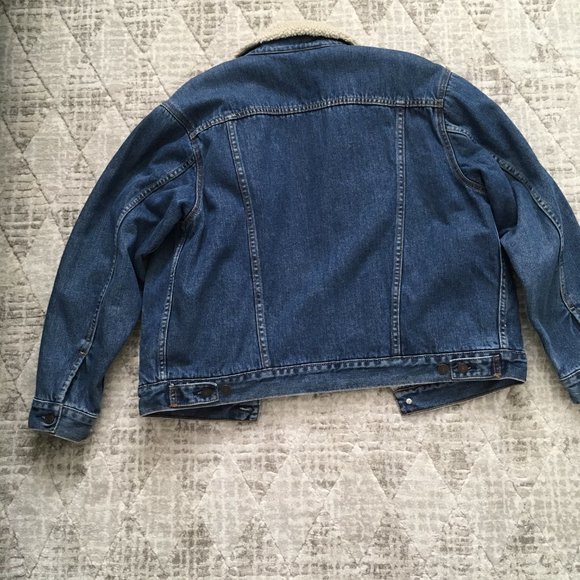 Levi's Denim Sherpa Trucker Jacket - Picture 2 of 2
